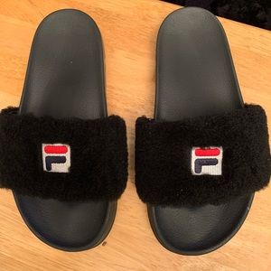FILA FUR SLIDES SIZE 8 (women)